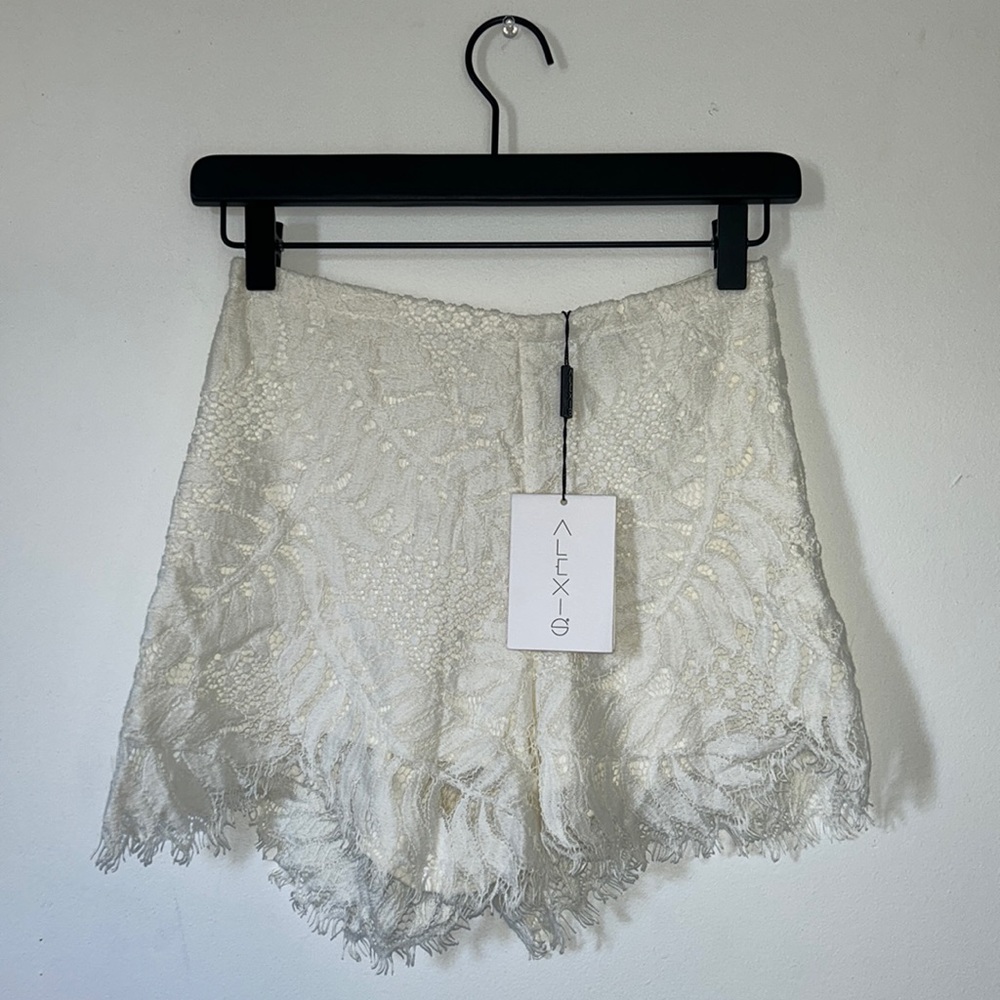 NWT Alexis Pia White Lace Shorts